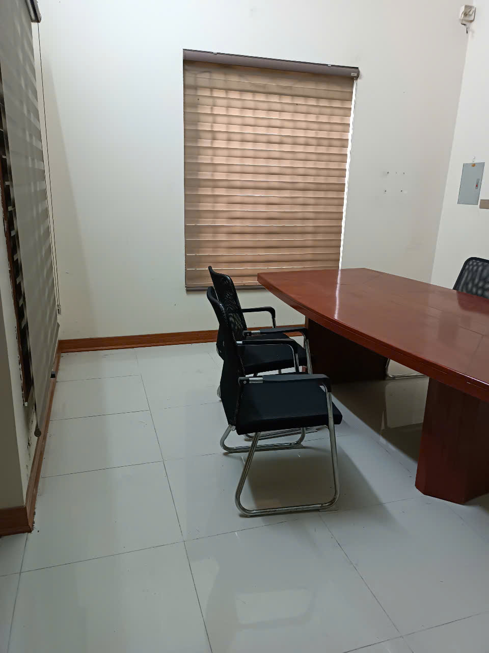 Cho thuê  nhà ngõ Định Công 4 tầng x 80m2, 6 ngủ, 19 triệu làm văn phòng, Trung tâm, mầm non... - Ảnh 2